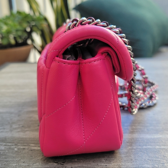 Coach Quilted Tabby 20 Dragonfruit - Picture 5 of 16